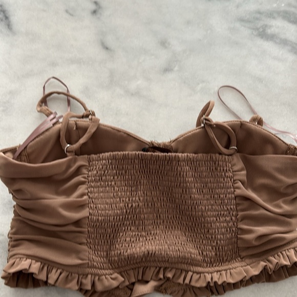 Brown crop top, elastic back, adjustable straps - Picture 3 of 4